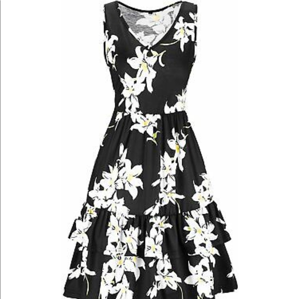 V-Neck Sleeveless Black Floral Dress with Ruffle Hem - Picture 4 of 12